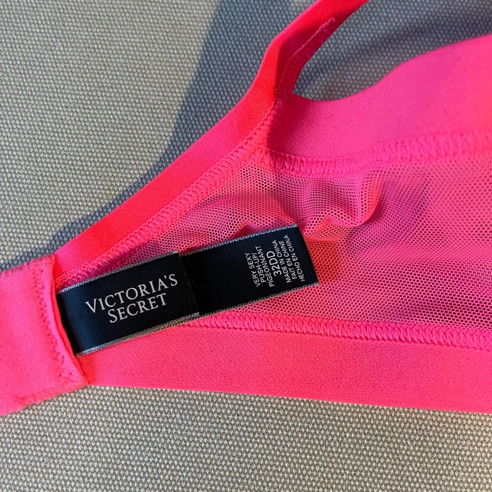 32DD Victoria’s Secret Bra - Picture 5 of 6